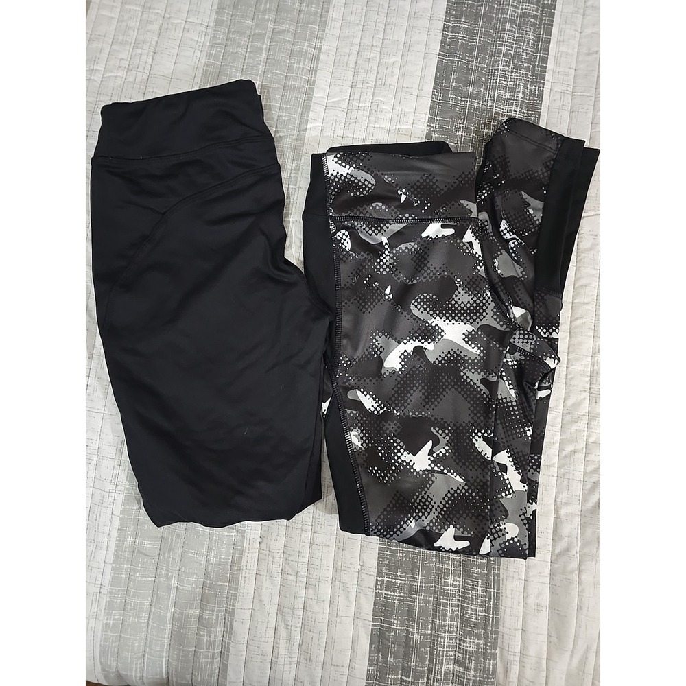 Avia 2 Pair Black And Black Camo Leggings Size S